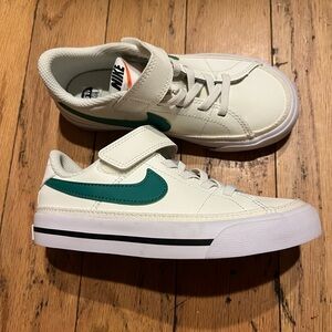 Nike Kids' Cream and Teal Sneakers